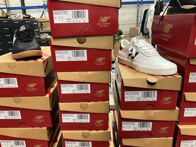 Partij diverse new balance sneakers (39x) - afbeelding 2 van  13