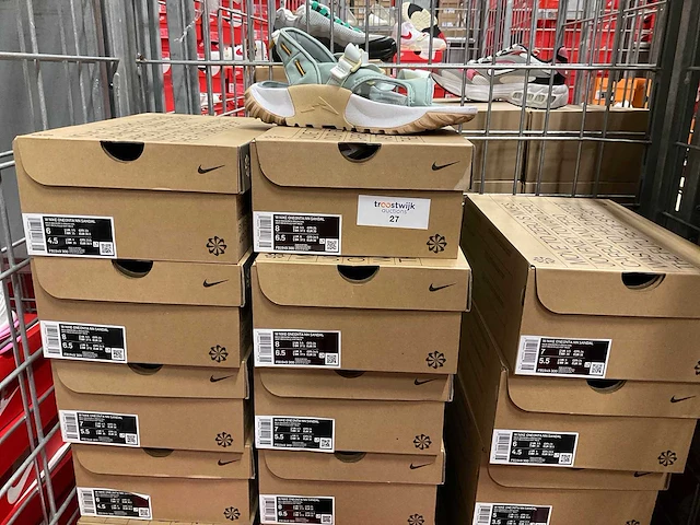 Partij diverse nike slippers (43x) - afbeelding 2 van  4