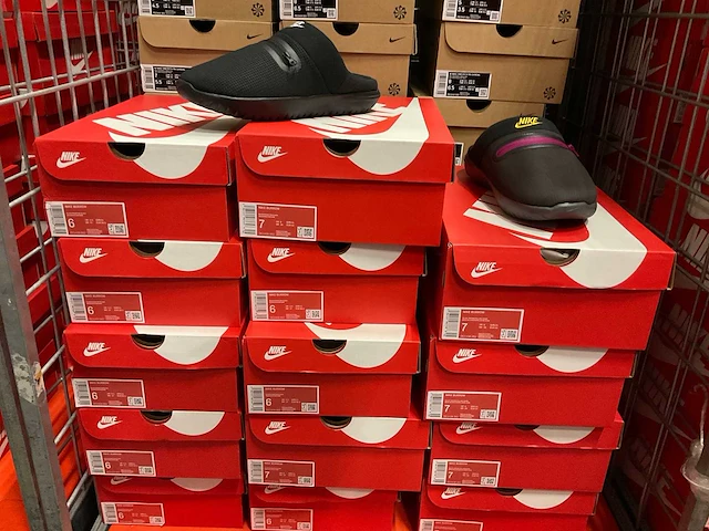 Partij diverse nike slippers (43x) - afbeelding 3 van  4