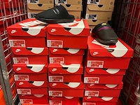 Partij diverse nike slippers (43x) - afbeelding 3 van  4