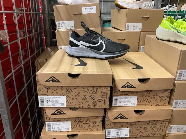 Partij diverse nike sneakers (45x) - afbeelding 6 van  7