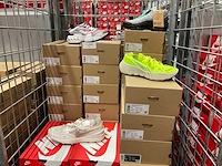 Partij diverse nike sneakers (52x) - afbeelding 1 van  6