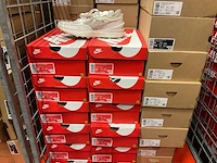 Partij diverse nike sneakers (52x) - afbeelding 2 van  6