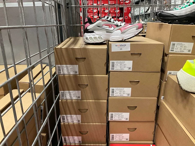 Partij diverse nike sneakers (52x) - afbeelding 5 van  6