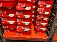 Partij diverse nike sneakers (55x) - afbeelding 2 van  5
