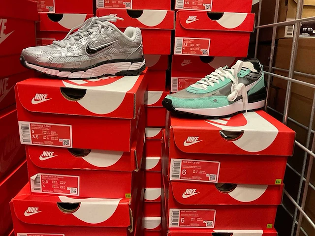 Partij diverse nike sneakers (55x) - afbeelding 4 van  5