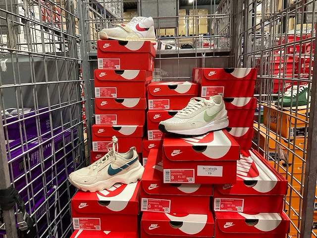 Partij diverse nike sneakers (58x) - afbeelding 1 van  6