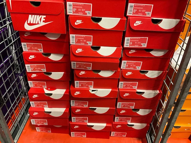 Partij diverse nike sneakers (58x) - afbeelding 6 van  6