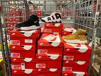 Partij diverse nike sneakers (60x) - afbeelding 1 van  7