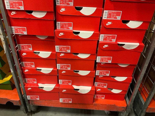 Partij diverse nike sneakers (60x) - afbeelding 6 van  7