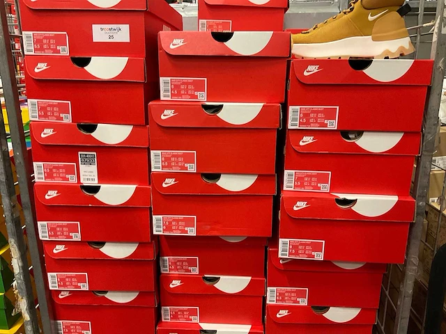 Partij diverse nike sneakers (60x) - afbeelding 7 van  7