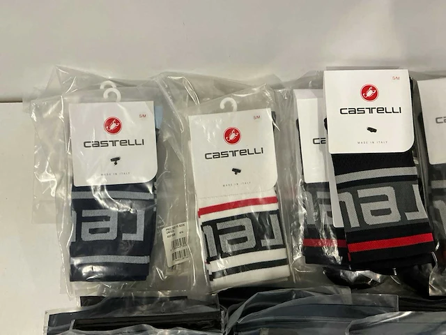 Partij diverse o.a castelli/assos/sealskinz fietssokken (67x) - afbeelding 10 van  17