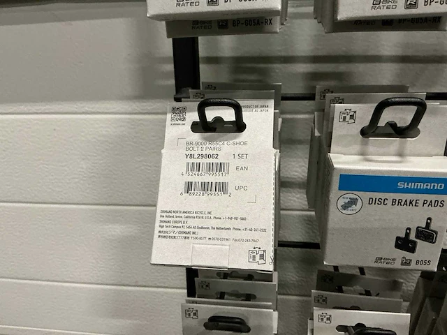 Partij diverse o.a shimano disc brake pads/ spd cleat sets / overige (194x) - afbeelding 10 van  24