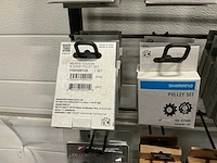 Partij diverse o.a shimano disc brake pads/ spd cleat sets / overige (194x) - afbeelding 11 van  24