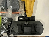 Partij diverse o.a sks/evoc/agu fiets tasjes/rain essentials (15x) - afbeelding 3 van  11