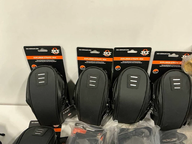 Partij diverse o.a sks/evoc/agu fiets tasjes/rain essentials (15x) - afbeelding 6 van  11