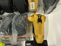 Partij diverse o.a sks/evoc/agu fiets tasjes/rain essentials (15x) - afbeelding 9 van  11