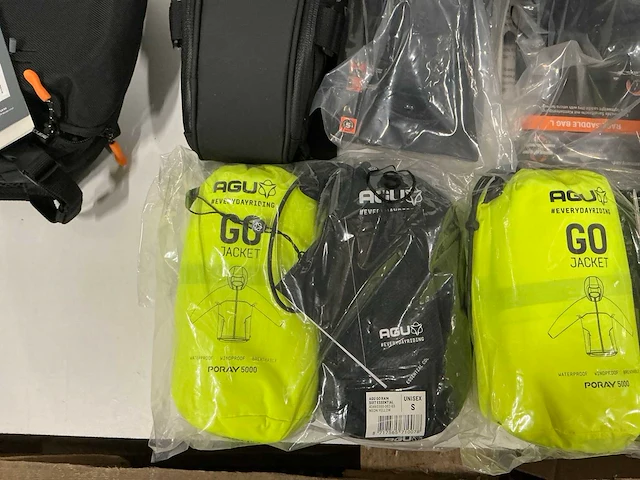 Partij diverse o.a sks/evoc/agu fiets tasjes/rain essentials (15x) - afbeelding 11 van  11