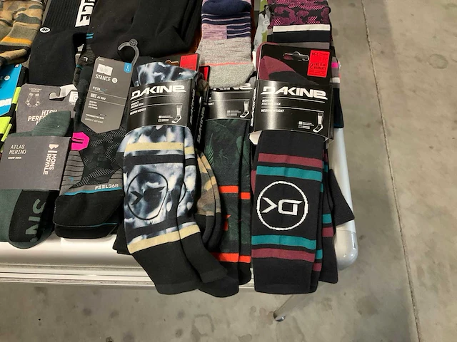 Partij diverse o.a stance/dakine/monsroyale sokken (48x) - afbeelding 2 van  15