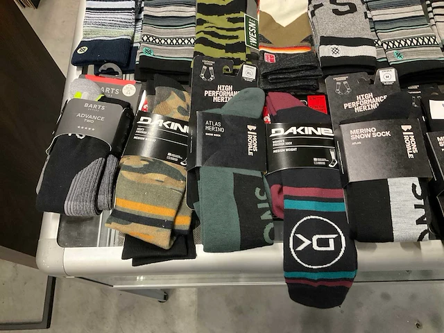 Partij diverse o.a stance/dakine/monsroyale sokken (48x) - afbeelding 10 van  15