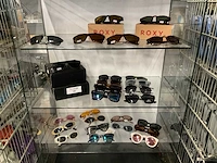 Partij diverse o.a vans/roxy/sabre zonnebrillen (31x) - afbeelding 1 van  4
