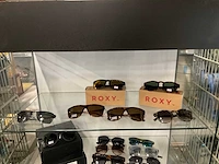 Partij diverse o.a vans/roxy/sabre zonnebrillen (31x) - afbeelding 2 van  4
