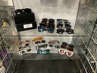 Partij diverse o.a vans/roxy/sabre zonnebrillen (31x) - afbeelding 4 van  4
