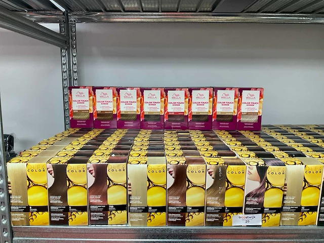 Partij diverse olea & wella haarkleuring (155x) - afbeelding 1 van  7