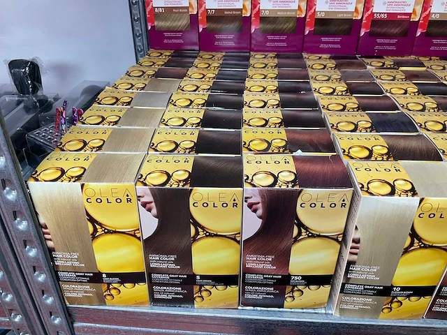 Partij diverse olea & wella haarkleuring (155x) - afbeelding 5 van  7
