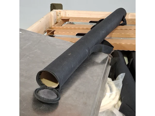 Partij diverse onderdelen en garage inventaris - afbeelding 5 van  9