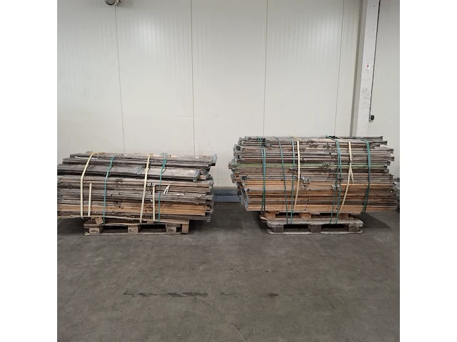 Partij diverse palletranden - afbeelding 1 van  7