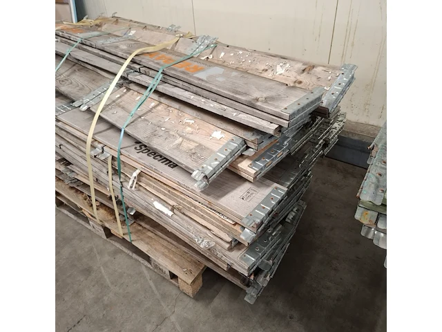Partij diverse palletranden - afbeelding 6 van  7
