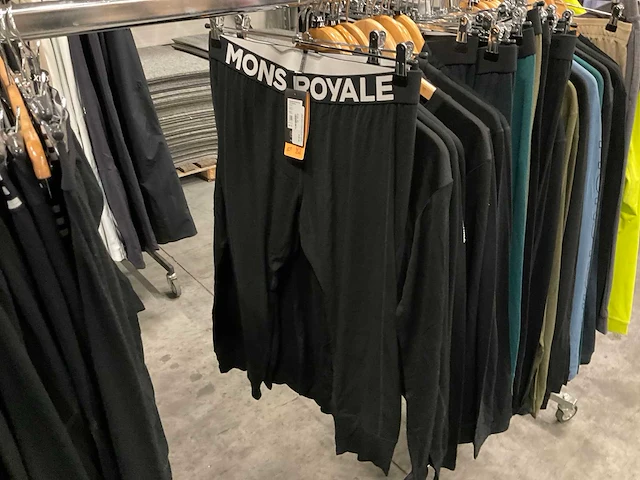Partij diverse peakperformance/arcteryx/monsroyale thermokleding (72x) - afbeelding 6 van  29