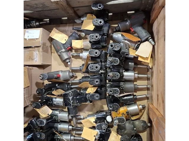 Partij diverse pneumatische slagmoersleutels, o.a ingersoll rand - afbeelding 7 van  7