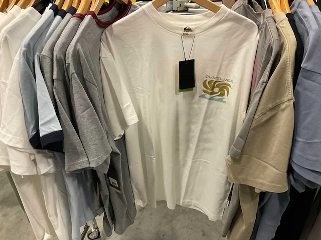 Partij diverse polarskate/brixton/huf/quicksilver t-shirts (49x) - afbeelding 39 van  40