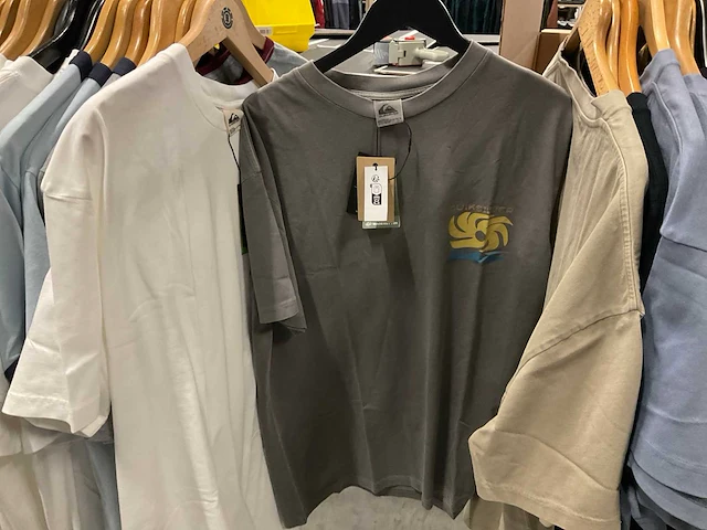 Partij diverse polarskate/brixton/huf/quicksilver t-shirts (49x) - afbeelding 40 van  40
