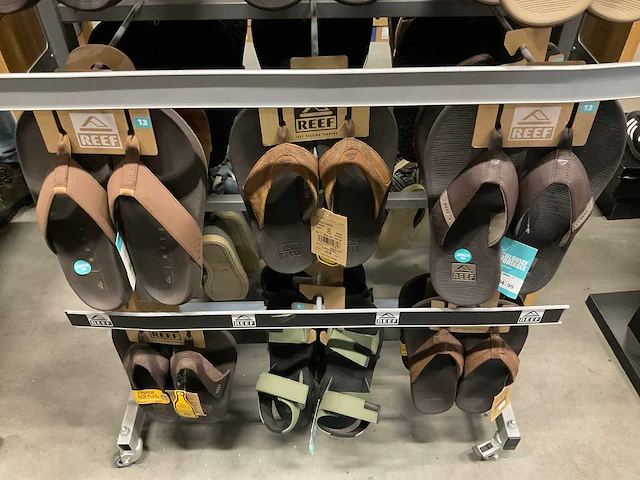 Partij diverse reef, olukai&quiksilver slippers (39x) - afbeelding 8 van  13
