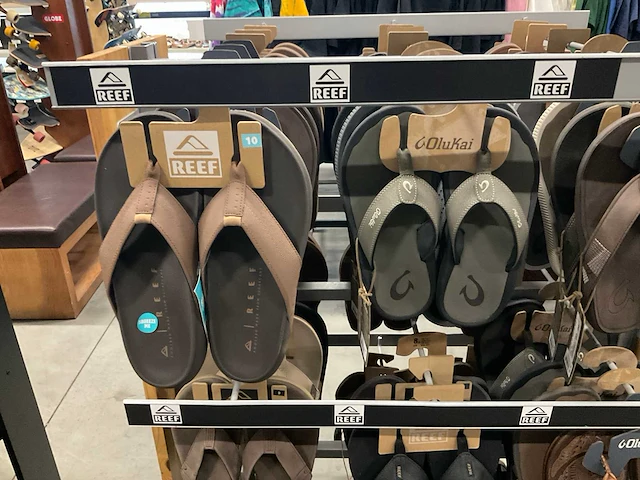 Partij diverse reef, olukai&quiksilver slippers (39x) - afbeelding 10 van  13