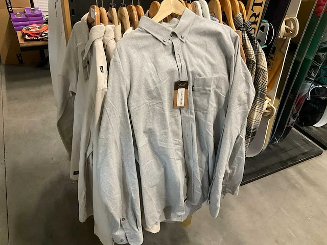Partij diverse reell/carhartt/volcom/brixton kleding (18x) - afbeelding 11 van  16