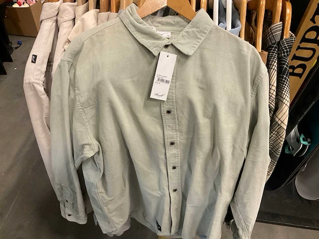 Partij diverse reell/carhartt/volcom/brixton kleding (18x) - afbeelding 12 van  16