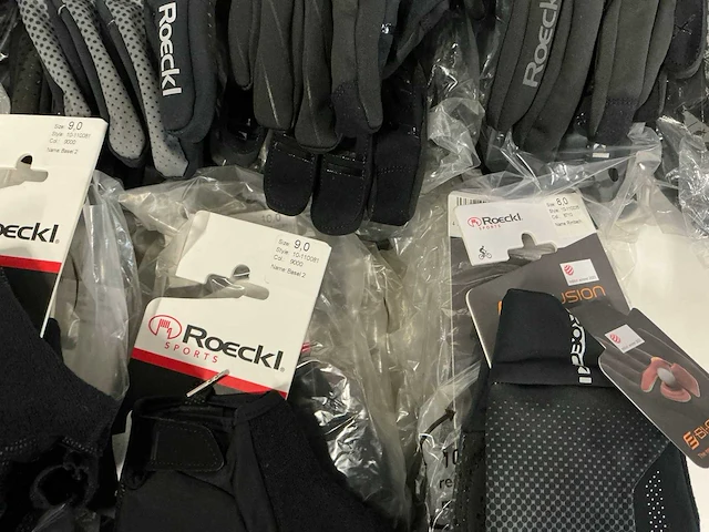 Partij diverse roeckl/sealskinz/spatz handschoenen (58x) - afbeelding 9 van  18