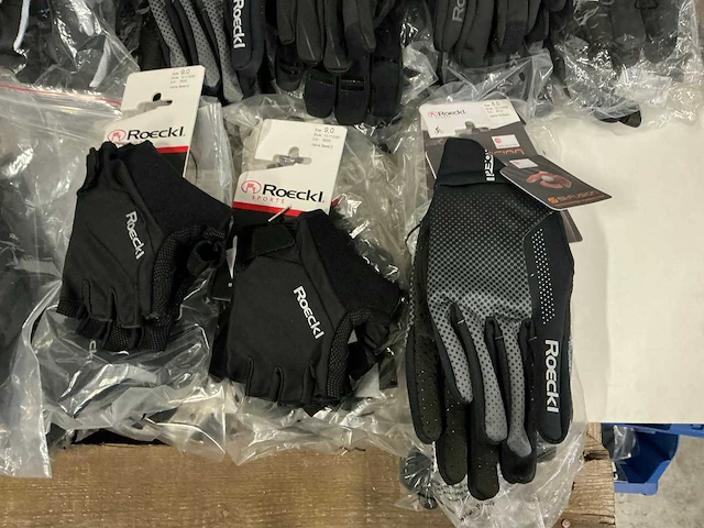 Partij diverse roeckl/sealskinz/spatz handschoenen (58x) - afbeelding 12 van  18