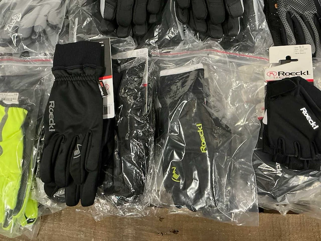 Partij diverse roeckl/sealskinz/spatz handschoenen (58x) - afbeelding 13 van  18