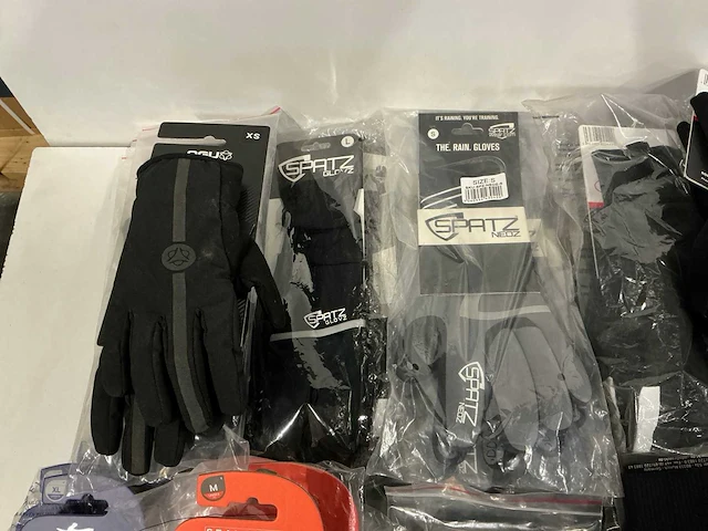 Partij diverse roeckl/sealskinz/spatz handschoenen (58x) - afbeelding 15 van  18