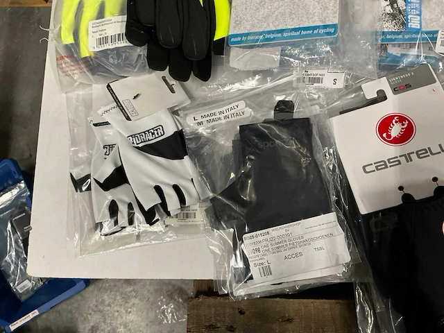 Partij diverse roekcl/sport2x/gripgrab/overige fietshandschoenen (84x) - afbeelding 8 van  14