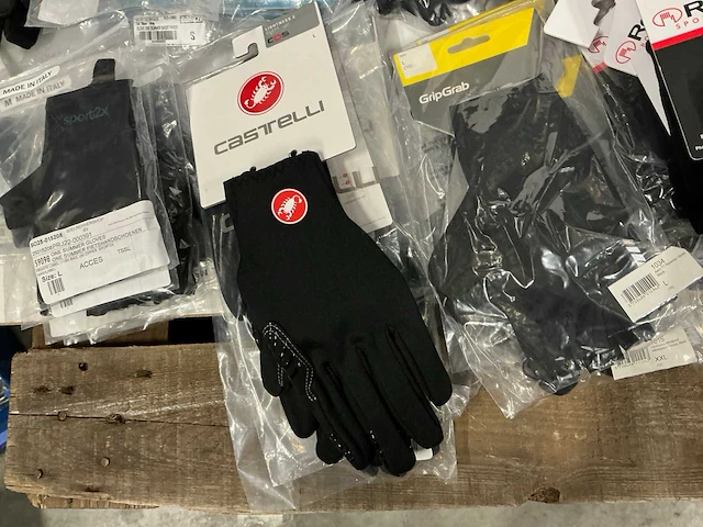 Partij diverse roekcl/sport2x/gripgrab/overige fietshandschoenen (84x) - afbeelding 9 van  14