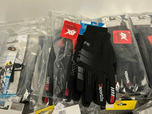 Partij diverse roekcl/sport2x/gripgrab/overige fietshandschoenen (84x) - afbeelding 11 van  14