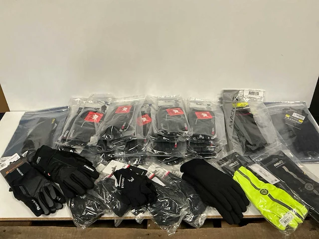 Partij diverse roekcl/sport2x/overige fietshandschoenen (46x) - afbeelding 1 van  9