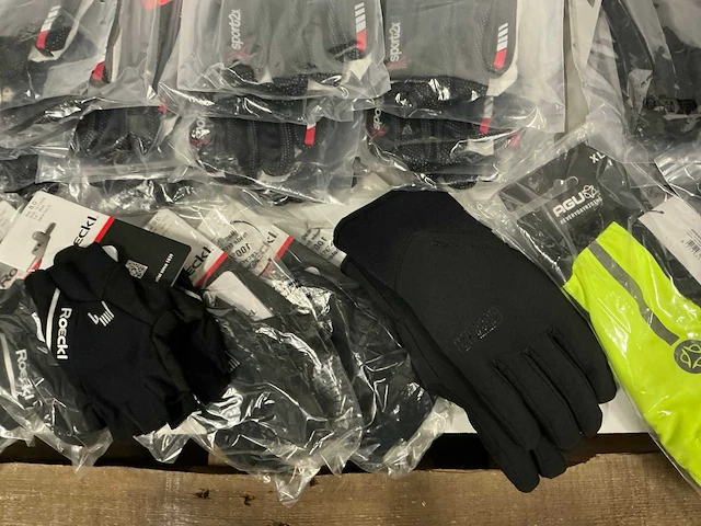 Partij diverse roekcl/sport2x/overige fietshandschoenen (46x) - afbeelding 7 van  9