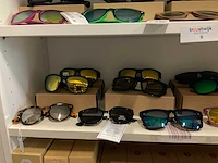 Partij diverse roxy, quiksilver & cheapobrand zonnebrillen (54x) - afbeelding 5 van  9
